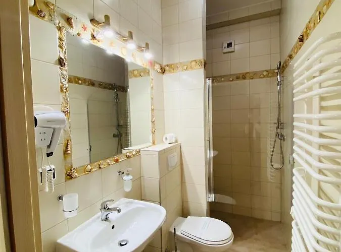 Готель Lotos *